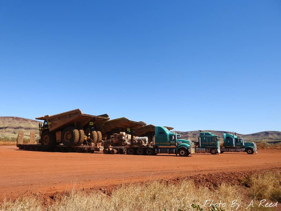 Rear pilot escort vehicle